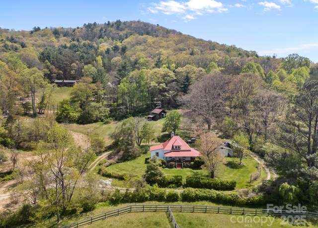 Property at 85 Maple Dr, Asheville, NC 28805, 3 beds, 2 baths
