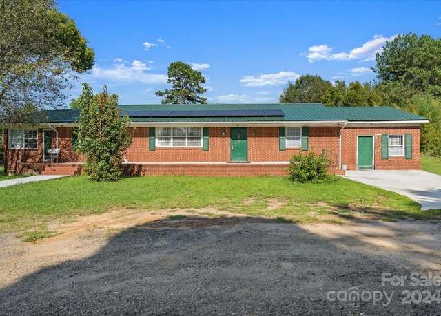 Property at 2110 E Greenbriar Rd, Statesville, NC 28625, 4 beds, 3 baths
