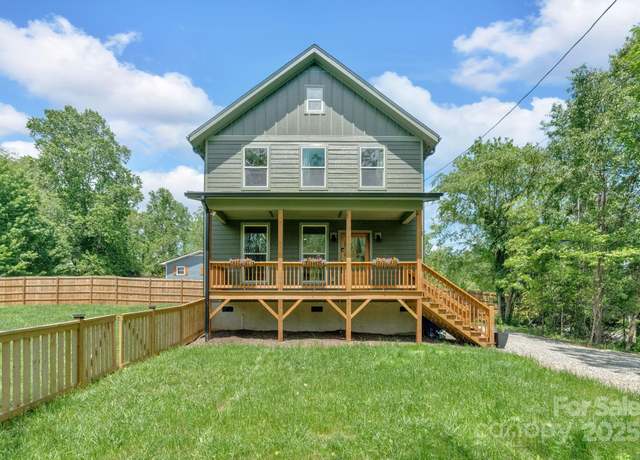 Property at 30 Spaulding Dr, Candler, NC 28715, 3 beds, 2.5 baths