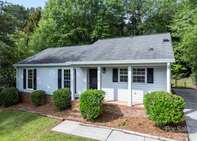 Property at 10016 Heathergate Ln, Mint Hill, NC 28227, 3 beds, 1.5 baths