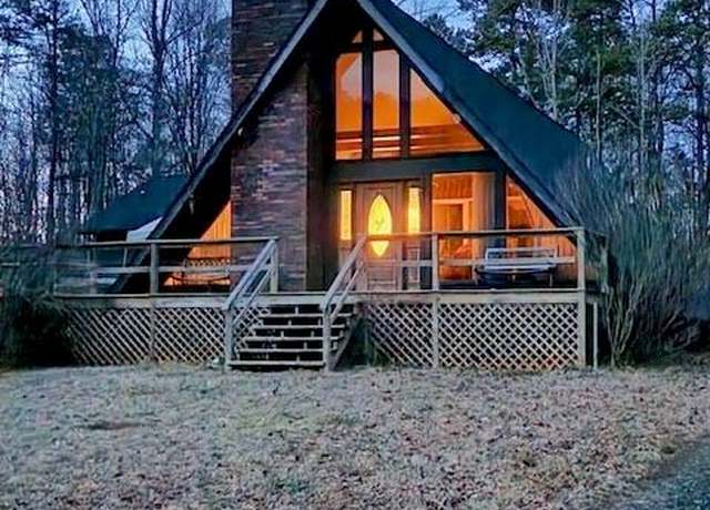 Property at 2484 Shelton Ave, Statesville, NC 28677, 3 beds, 2 baths