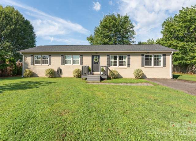 Property at 131 Sheffield Rd, Mocksville, NC 27028, 3 beds, 1.5 baths