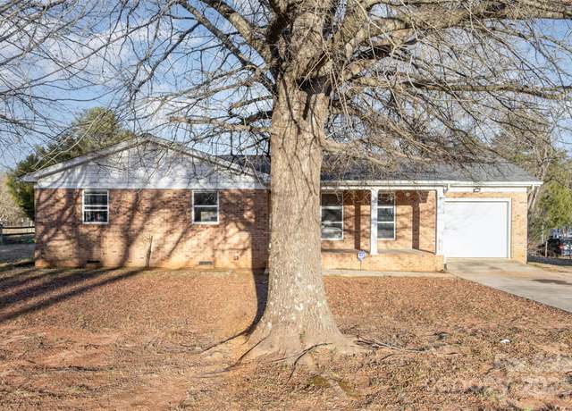 Property at 2888 Robinson Rd, Newton, NC 28658, 3 beds, 2 baths