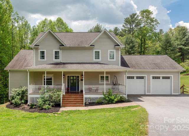Property at 301 Wagram Pl, Hendersonville, NC 28739, 4 beds, 3.5 baths
