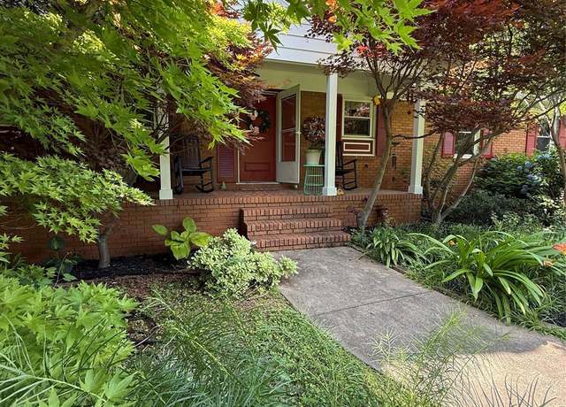Property at 19924 Floral Ln, Cornelius, NC 28031, 4 beds, 2 baths
