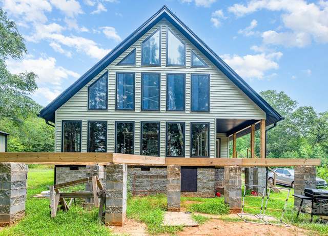 Property at 160 Slate Dr, Statesville, NC 28625, 3 beds, 2.5 baths