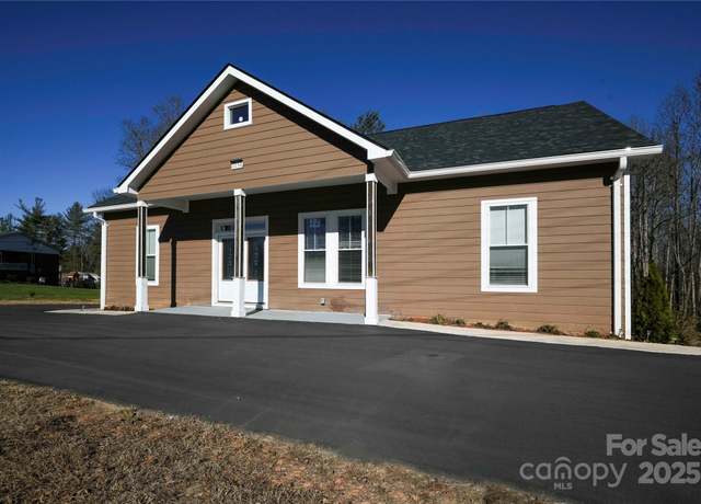 Property at 2158 Watson Rd, Lenoir, NC 28645, 3 beds, 2.5 baths
