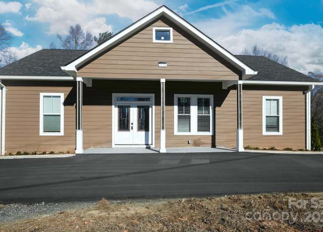 Property at 2158 Watson Rd, Lenoir, NC 28645, 3 beds, 2.5 baths