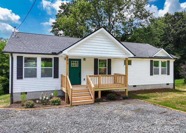 Property at 40 Pine Ln, Asheville, NC 28806, 3 beds, 2 baths
