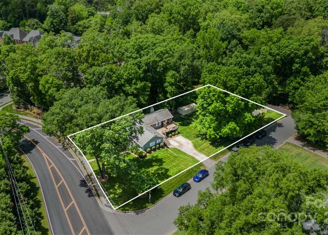 Property at 6200 Old Providence Rd, Charlotte, NC 28226, 5 beds, 4.5 baths