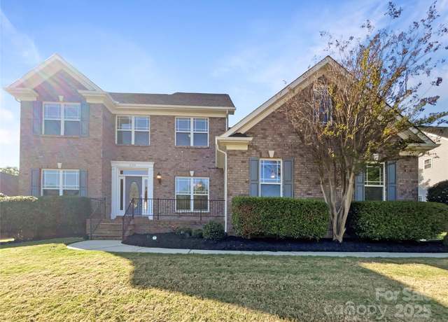Property at 5104 Shannamara Dr, Matthews, NC 28104, 5 beds, 3 baths