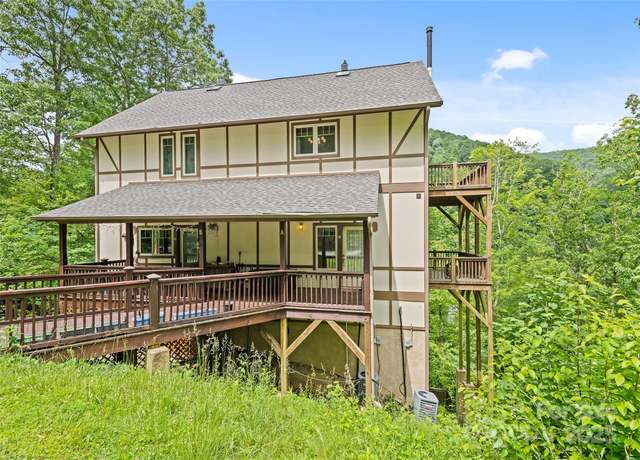 Property at 20A Lila Ln, Clyde, NC 28721, 2 beds, 2.5 baths