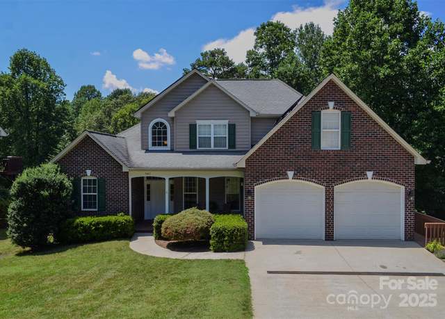 Property at 5665 Gold Creek Bay Dr, Hickory, NC 28601, 3 beds, 3.5 baths