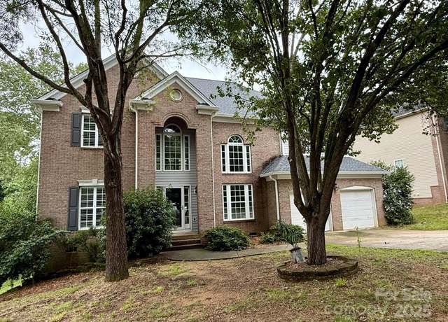 Property at 11017 Valley Spring Dr, Charlotte, NC 28277, 4 beds, 3 baths