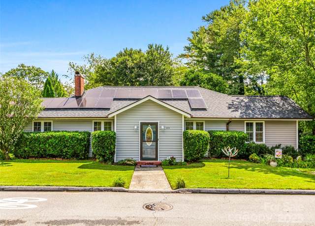 Property at 1614 Ridgewood Blvd, Hendersonville, NC 28791, 3 beds, 3 baths