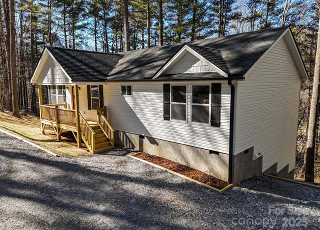 Property at 30 Edmond Woods Pl, Fairview, NC 28730, 3 beds, 2 baths