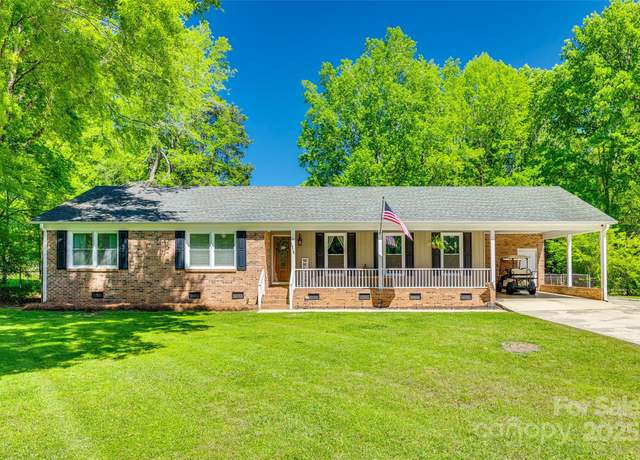 Property at 1938 Hickory Dr, Lancaster, SC 29720, 3 beds, 2 baths