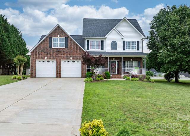Property at 2779 Touchstone Cir, Newton, NC 28658, 4 beds, 3 baths