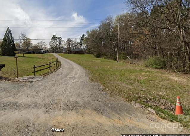 Property at 12143 Asbury Chapel Rd, Huntersville, NC 28078, 3 beds, 2 baths