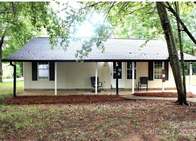 Property at 915 Reeves St, Salisbury, NC 28144, 2 beds, 1 bath