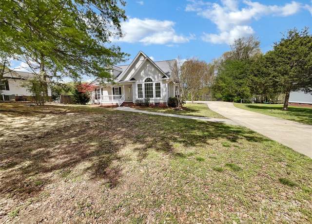 Property at 918 Clover Park Dr, Clover, SC 29710, 4 beds, 2 baths