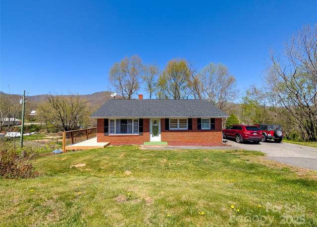 Property at 411 E US Highway 19e Byp, Burnsville, NC 28714, 3 beds, 2 baths
