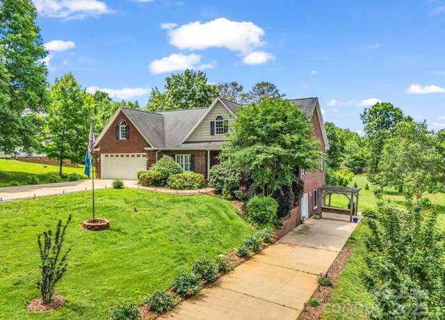 Property at 262 Woodridge Dr, Rutherfordton, NC 28139, 3 beds, 3.5 baths