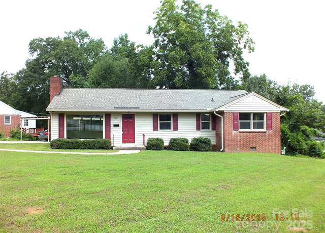 Property at 414 Springs St, Lancaster, SC 29720, 3 beds, 1 bath