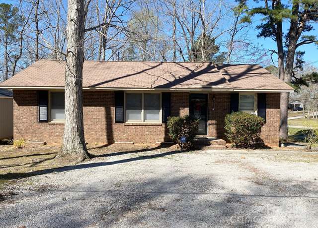 Property at 300 Kershaw St, Lancaster, SC 29720, 3 beds, 1 bath