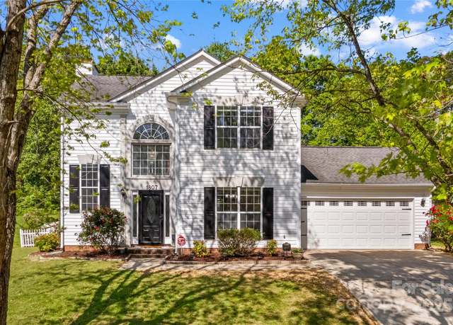 Property at 1807 Sugar Hollow Dr, Charlotte, NC 28214, 3 beds, 2.5 baths