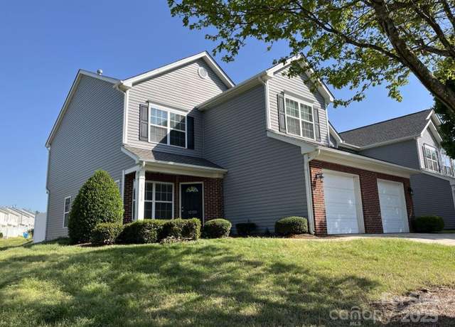 Property at 12120 Stratfield Place Cir, Pineville, NC 28134, 3 beds, 2.5 baths