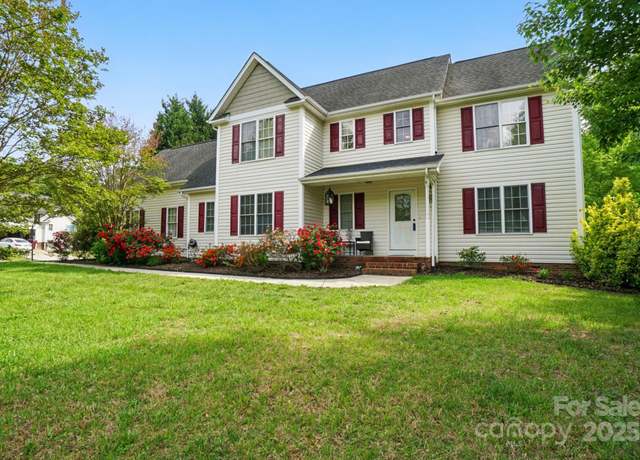 Property at 305 Phillip Dr, Salisbury, NC 28146, 4 beds, 2.5 baths