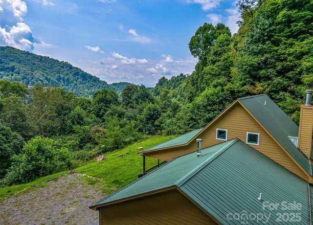 Property at 600 Charisma Dr, Marshall, NC 28753, 3 beds, 3.5 baths