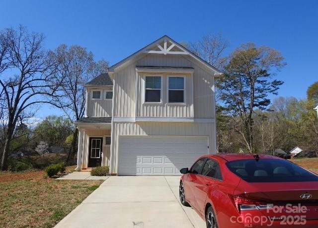 Property at 719 N Kelly St, Statesville, NC 28677, 3 beds, 2.5 baths
