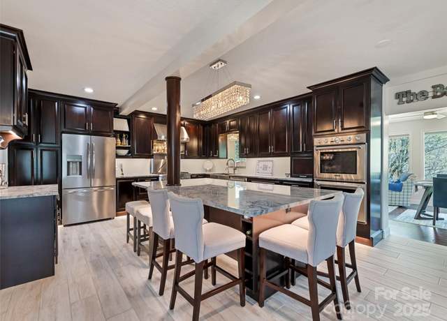 Property at 6780 Max Patch Rd, Clyde, NC 28721, 3 beds, 2.5 baths