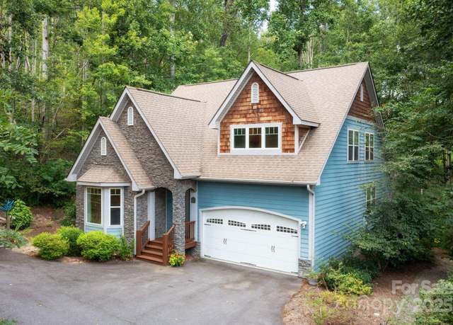 Property at 17 Bohemian Ln, Asheville, NC 28805, 3 beds, 2.5 baths