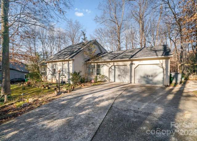 Property at 939 Autumnwood Ln, Charlotte, NC 28213, 3 beds, 2 baths