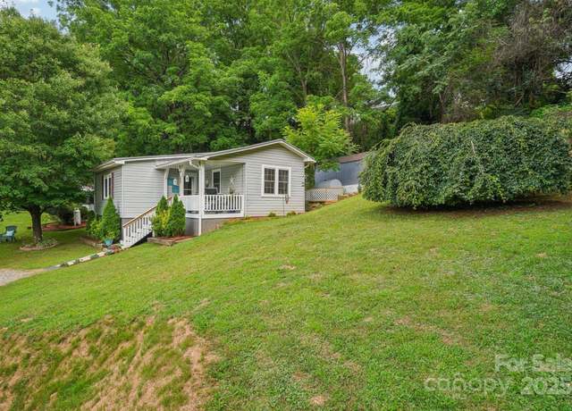 Property at 69 Devlin St, Canton, NC 28716, 3 beds, 1.5 baths