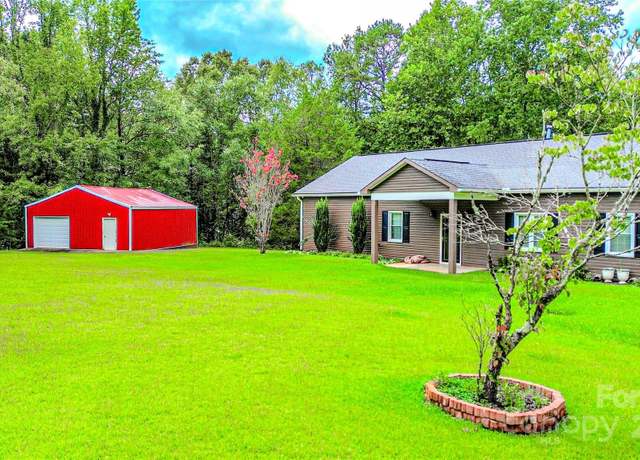 Property at 883 Pinehurst Rd, Ellenboro, NC 28040, 3 beds, 2.5 baths