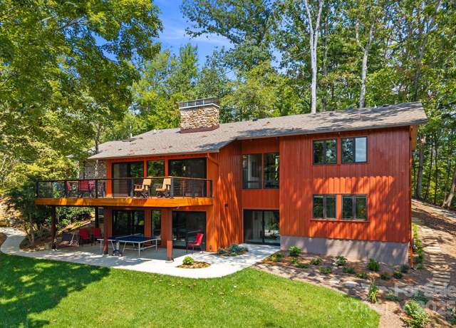 Property at 13 Kent Pl, Asheville, NC 28804, 4 beds, 2 baths