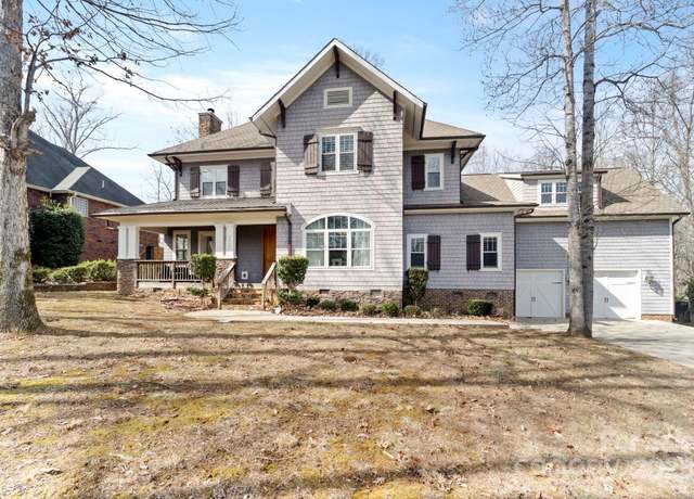 Property at 4915 Ardenwoods Dr, Charlotte, NC 28215, 4 beds, 3.5 baths