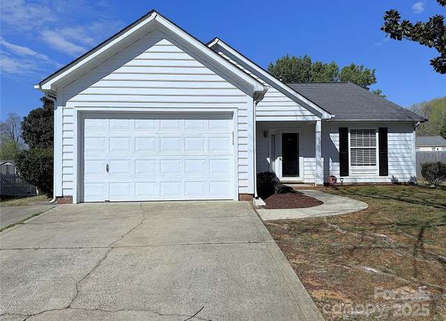 Property at 3007 Walsingham Ct, Matthews, NC 28105, 3 beds, 2 baths