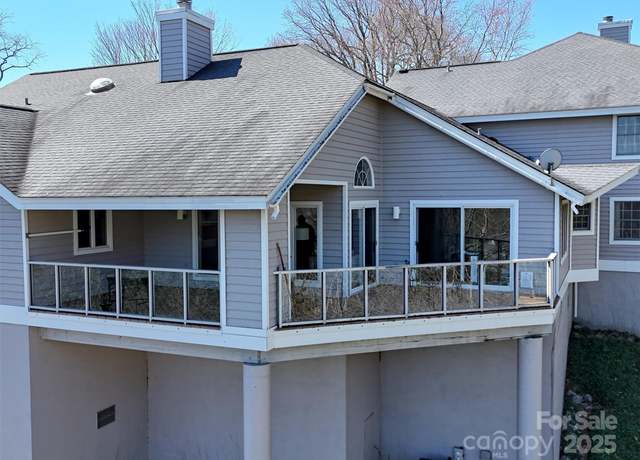 Property at 374 Skylark Ln, Waynesville, NC 28786, 2 beds, 2 baths