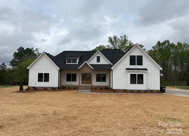 Property at 5016 Carolina North Dr #28, Gastonia, NC 28056, 4 beds, 3.5 baths