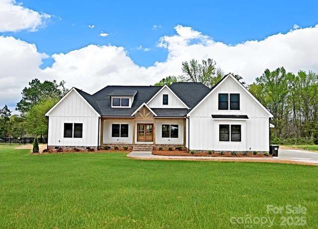 Property at 5016 Carolina North Dr #28, Gastonia, NC 28056, 4 beds, 3.5 baths