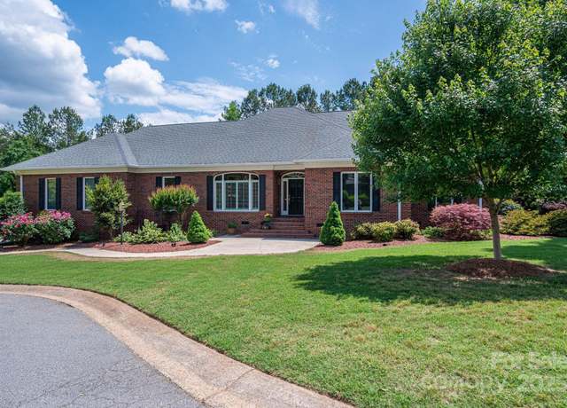 Property at 216 Commodore Ct, Belmont, NC 28012, 3 beds, 2.5 baths