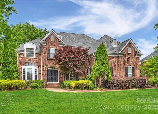 Property at 5940 Four Wood Dr, Matthews, NC 28104, 5 beds, 3.5 baths