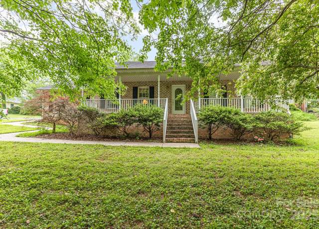 Property at 302 6th St SW, Conover, NC 28613, 3 beds, 2 baths