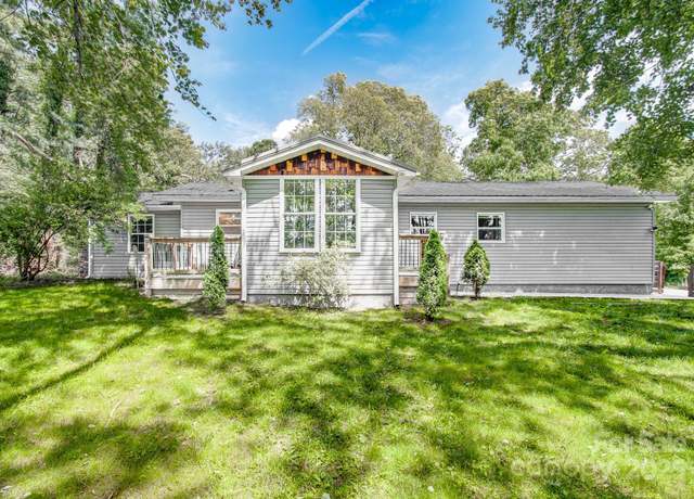 Property at 51 Alfson Cir, Hendersonville, NC 28792, 3 beds, 2 baths