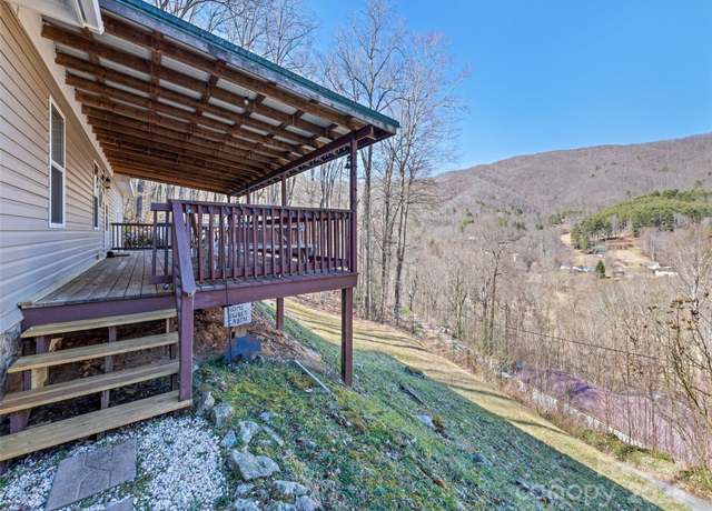 Property at 293 Mattie Marion Rd, Waynesville, NC 28785, 3 beds, 2 baths